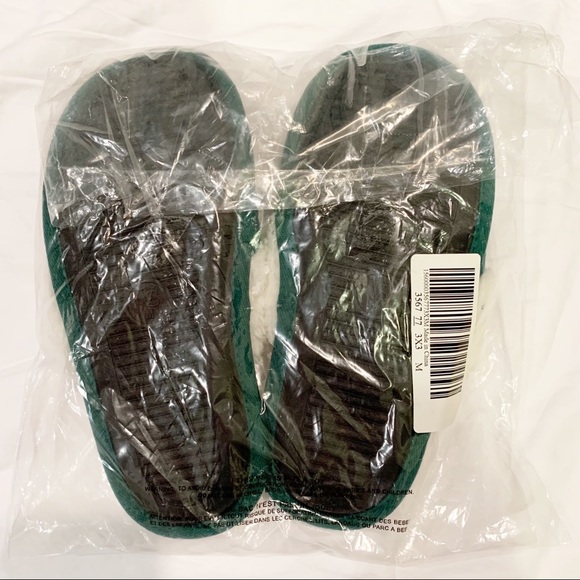 NWT Victoria’s Secret deep green faux fur slide slippers - Picture 2 of 5